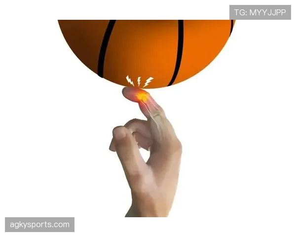 解析篮球防守中的手部接触判定标准与执行规则